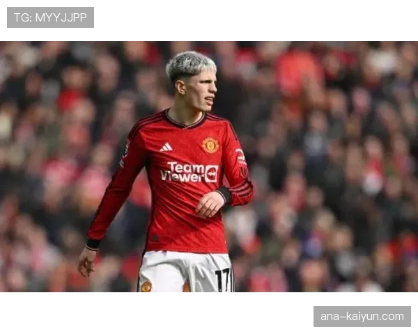 特写：点球罚失后，曼联小将加纳乔在赛后独自加练十二码射门